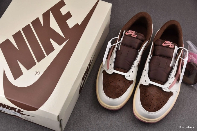 One Kick 1 OG SP AJ Scott x Low Travis DZ4137-206 0809